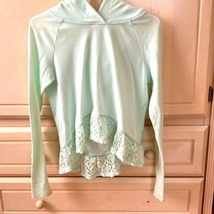 Abercrombie kids NWOT sz L